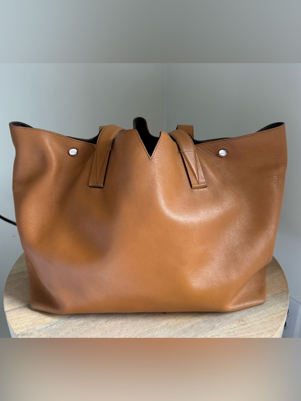 Vince Leather Tote - Snap Closure Smooth Carryall